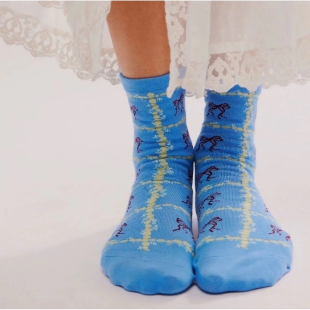 Free people bow & Blue Patterned Socks